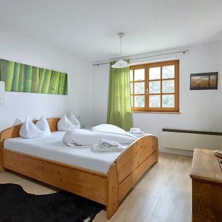 - By Pferd Auf Wolke *